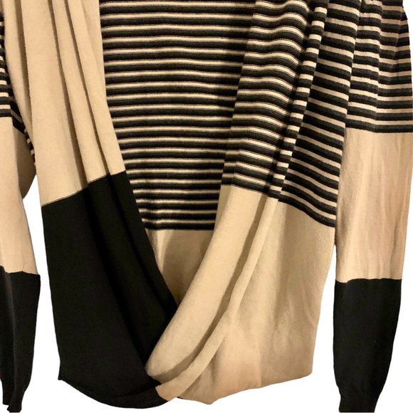Max Edition Women’s Sweater Medium Black Beige Striped Long Sleeve Open Top - Picture 3 of 4